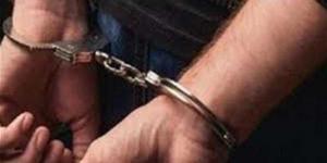 ضبط عاطلين بالقاهرة لقيامهما بالإستيلاء على مبلغ مالى من أحد المواطنين بأسلوب إنتحال الصفة - الكويت الاخباري