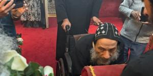 في عيده.. تطييب رفات القديس أثناسيوس في ديره بـ  إنجلترا - الكويت الاخباري
