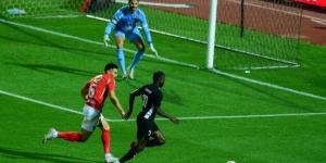 التعادل الإيجابي 1-1 يحسم الشوط الأول بين الأهلي والبنك في الدوري «فيديو» - الكويت الاخباري