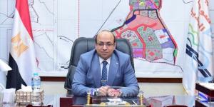 شاهد بالصور تطوير أهم المحاور والطرق الرئيسية فى سوهاج الجديدة.. بالصور - الكويت الاخباري