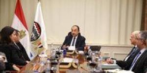 وزير قطاع الأعمال يستقبل وفد “بريتش بتروليوم” لمتابعة إعادة تشغيل مصنع الأنود بالعين السخنة - الكويت الاخباري