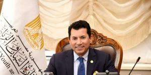 وزير الرياضة يهنئ السباح عبد الرحمن سامح بعد التأهل إلى بطولة العالم في سنغافورة - الكويت الاخباري