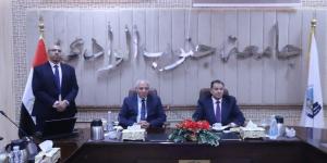 أخبار قنا: بروتوكول تعاون بين جنوب الوادي وتنمية الصعيد.. وشاب ينهى حياة والدته بآلة حادة - الكويت الاخباري