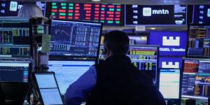 رسوم ترامب الجديدة على «أبل» والاتحاد الأوروبي تهبط بالأسواق - الكويت الاخباري
