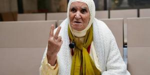 الحاجة منيرة: جدي حجّ على قدميه لمدة عامين.. وأنا أصل إلى مكة المكرمة في ست ساعات لأداء الحج - الكويت الاخباري