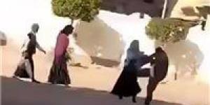 "ضربهم بالأقلام والشلاليط".. محامي الضحايا يكشف تفاصيل الحكم علي مدير مدرسة اعتدى علي طالبتين بالبحيرة (فيديو) - الكويت الاخباري