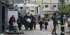 مستوطنون يحرقون منازل فلسطينيين في بروقين تحت حماية الجيش الإسرائيلي - الكويت الاخباري