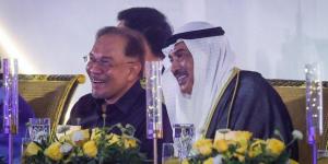 رئيس وزراء ماليزيا يشيد بحضور ولي عهد الكويت قمة آسيان والخليج والصين - الكويت الاخباري