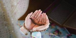 ما حكم الدعاء على من ظلمك في يوم عرفة؟ عضو الأزهر للفتوى تجيب - الكويت الاخباري