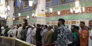إرشاد وتنظيم لدخول المصلين إلى الروضة - الكويت الاخباري