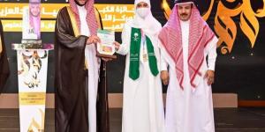 مُحافظ الطائف يُكرِّم لمياء الثالثة عالميًّا في «آيسف» - الكويت الاخباري