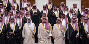 عبدالعزيز بن سعود يلتقي متقاعدي القطاعات التابعة للداخلية بمنطقة مكة - الكويت الاخباري