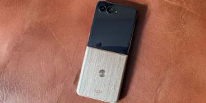 مواصفات Motorola Razr 60 Ultra .. رفاهية التصميم وقوة الأداء في طية واحدة - الكويت الاخباري