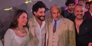 مصطفى منصور وهايدي رفعت يحتفلان بخطبتهما بحضور محمد كيلاني ورضوان - الكويت الاخباري