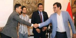 وزير الثقافة يُسلم بطاقات “أهلاً وسهلاً بالطلبة” لأوائل المشتركين في المبادرة ويؤكد: الثقافة حق للجميع - الكويت الاخباري