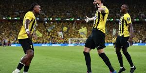 «ثنائية» بنزيمة تقود الاتحاد للفوز على القادسية والتتويج بلقب كأس خادم الحرمين - الكويت الاخباري