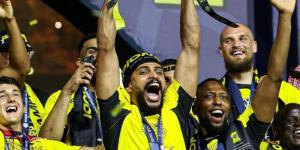 معصوب الرأس معشوق للجماهير - الكويت الاخباري