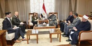 وزير الأوقاف يستقبل السفيرة الأمريكية لدى مصر ويؤكد: الإنسانية كلُّ لا يتجزأ - الكويت الاخباري
