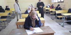 آخر يوم قبل إجازة العيد.. طلاب الثانوية الأزهرية يؤدون امتحان الفقه للقسم العلمي - الكويت الاخباري