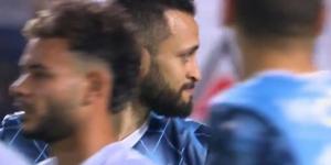 مروان حمدي يُهدر فرصة تسجيل الهدف الثاني أمام مرمى الزمالك #الزمالك_بيراميدز   #نهائي_كأس_مصر - الكويت الاخباري