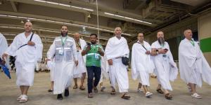 ضيوف برنامج خادم الحرمين الشريفين للحج يحطّون رحالهم في منى لرمي جمرة العقبة - الكويت الاخباري