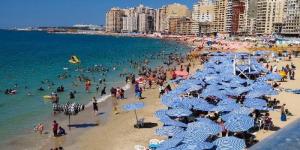 في أول أيام عيد الأضحى.. شواطئ الإسكندرية تستقبل الزوار بأجواء ربيعية و نسب إشغال متوسطة - الكويت الاخباري