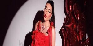سارة نخلة تحتفل بعيد ميلادها الـ35 - الكويت الاخباري