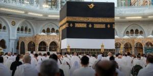 الحجاج يؤدون طواف الإفاضة في أجواء إيمانية وخدمات متكاملة - الكويت الاخباري
