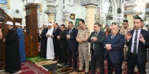 وسط أجواء روحانية.. آلاف المصلين يؤدون صلاة عيد الأضحى في البحيرة - الكويت الاخباري