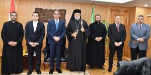 الأنبا توماس يهنئ محافظ الفيوم بعيد الأضحى المبارك - الكويت الاخباري