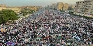 حكم وقوف النساء بجوار الرجال في صلاة العيد؟ الأزهر والإفتاء يحذران المُصلين - الكويت الاخباري