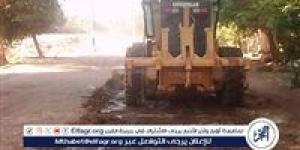 حملة مكبرة لتمهيد وتسوية الطرق غير المرصوفة بقرى مركز ديروط بأسيوط - الكويت الاخباري