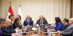 وزيرا قطاع الأعمال العام والاستثمار يبحثان التعاون في الترويج للفرص الاستثمارية بقطاع الغزل والنسيج - الكويت الاخباري