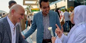 نقابة الصحفيين تستقبل حجاج النقابة بمطار القاهرة عقب عودتهم من الأراضي المقدسة - الكويت الاخباري