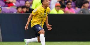 شاهد .. لاعب أوكلاند سيتى يتشاجر مع طبيبه - الكويت الاخباري