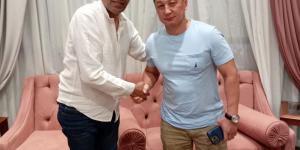 وصول المدير الفني لمنتخب مصر للمصارعة الحرة - الكويت الاخباري