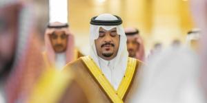 نائب أمير الرياض يؤدي صلاة الميت على الأمير مشعل بن عبدالله - الكويت الاخباري