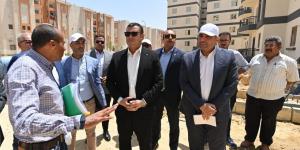 وزير الإسكان يتفقد أعمال تطوير المحاور والطرق الرئيسية بـ بدر - الكويت الاخباري