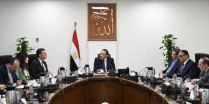 رئيس الوزراء يعقد اجتماعاً لبحث واستعراض فرص وتحديات صناعة السكر - الكويت الاخباري