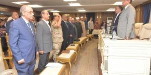 محافظ أسيوط يترأس اجتماع المجلس التنفيذي ويعلن عن مشروعات تنموية واعدة - الكويت الاخباري