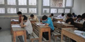 شكاوي من الفيزياء بالثانوية العامة وارتياح طلاب الأدبي بالتاريخ #امتحانات_الثانوية_العامة #الثانوية_العامة_2025 #بوابة_الجمهورية_أون_لاين - الكويت الاخباري
