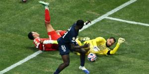 تفاصيل إصابة موسيالا المروعة أمام باريس سان جيرمان ومدة غيابه #كأس_العالم_للأندية #مونديال_الأندية #الأهلي #كأس_العالم_للأندية2025 #الأهلي_فى_المونديال - الكويت الاخباري