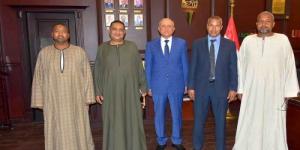 محافظ الأقصر يستقبل أهالي «الحميدات شرق» بإسنا.. مطالب حيوية لتحسين الخدمات الأساسية - الكويت الاخباري