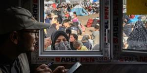 غارديان: إيران تسرع ترحيل 4 ملايين أفغاني بعد طردهم "كالقمامة" - الكويت الاخباري