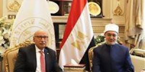 مفتي الجمهورية يهنئ رئيس محكمة النقض بتوليه مهام منصبه الجديد - الكويت الاخباري