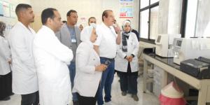 وزير الصحة يتفقد منشآت طبية بالإسماعيلية ويوجه بمكافآت للمتميزين وإجراءات ضد المقصرين - الكويت الاخباري