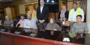 لمسة إنسانية بالغربية.. المحافظ يسلم أجهزة تعويضية وكراسي متحركة لـ13 مواطنًا ويؤكد: ”الكرامة أولًا” - الكويت الاخباري