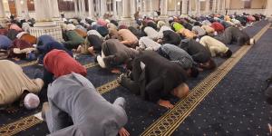 قول الشرع فى خروج المأموم من صلاة الجماعة ليصلي منفردًا #دين وحياة #دار الإفتاء - الكويت الاخباري