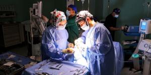 مستشفى الدكتور سليمان الحبيب بالخبر ينهي معاناة مراجعة مع جرح مفتوح ومزمن بالرأس أدى إلى انكشاف السحايا - الكويت الاخباري