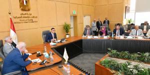وزير الإسكان يترأس أول اجتماع لتخصيص سكن موظفي العاصمة الإدارية - الكويت الاخباري